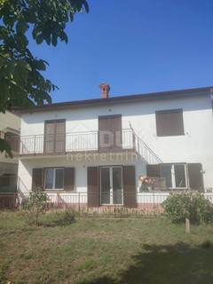 ISTRIA, POLA Casa unifamiliare + terreno edificabile 434 m2!!!