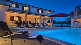 ISTRIA, BARBAN - Casa spaziosa con piscina