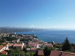 ABBAZIA, CENTRO - terreno per una villa 400m2 sopra il centro di Abbazia con permesso di costruire, vista panoramica sul mare