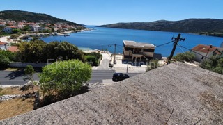 Marina, Poljica, casa non finita 397 m2, a soli 40 m dal mare e dalla spiaggia