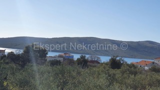Seget Vranjica, terreno edificabile 1630 m2, vista mare