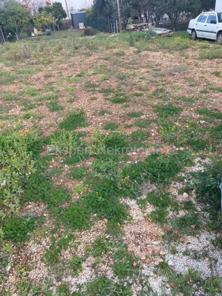 Trogir, Krbani, terreno edificabile 562m2, 280 metri dal mare e dalla spiaggia