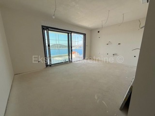 Rogoznica, Ražanj, appartamento con due camere da letto 63,52 m2, vista mare, a 160 m dal mare