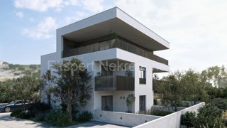 Trogir, 2-bedroom apartment 73 m2 + garden 105 m2, new building, 2 parking spaces