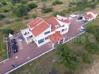 Marina, Dograde, casa di lusso 789 m2, con garage e cucina estiva