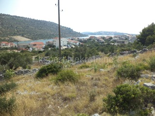 Rogoznica, terreno edificabile 2161 m2, accesso, 110 m dal mare