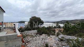 Rogoznica, Ljoljinica, terreno edificabile 1180 m2, 200 metri dal mare