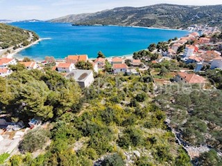 Marina, terreno edificabile di 1400m2, a 150 metri dal mare con vista sul mare