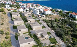 Rogoznica, luxury villa 309 m2 with swimming pool (40m2) only 120 from the sea and beach,