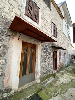 Čiovo, Okrug Gornji, casa in pietra 110 m2, centro