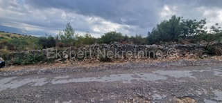 Trogir, Plano, agricultural land 3296 m2, sea view, road