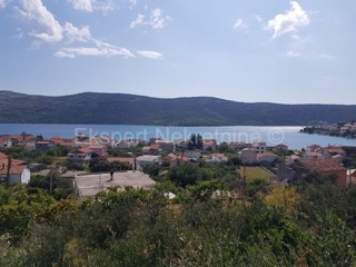 Marina, Poljica, terreno edificabile 1850m2, 150 m dal mare