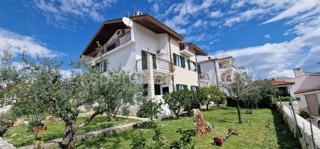 Ciovo, Okrug, apartment house 350 m2, 10 apartments, garage, sea view