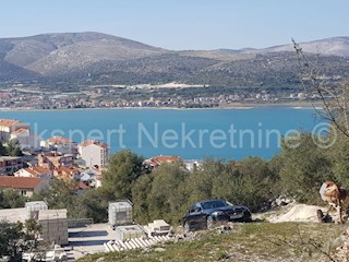 Trogir, Miševac, terreno edificabile 2836 m2, vista mare