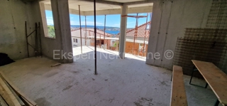 Trogir, Saldun, 3-room apartment 110 m2 + garden 50 m2, large terrace (34 m2), new construction