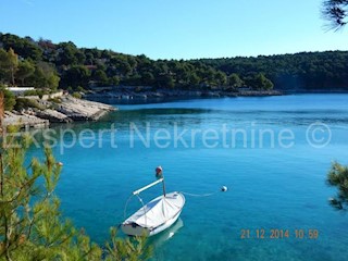 Brač, Milna terreno agricolo 64000 m2 a 100 m dal mare