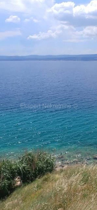 Omiš, Rogoznica - terreno edificabile 1249m2, vicino al mare