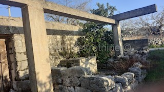 Marina, Vinišće, vecchia casa in pietra di 280 m2 su un terreno di 800 m2