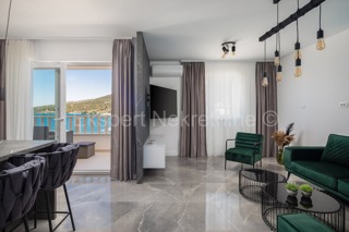 Marina, appartamento bilocale appena ristrutturato 67 m2 con parcheggio, prima fila al mare