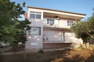 Čiovo,Okrug G., casa indipendente di 280 m2 con ampio giardino