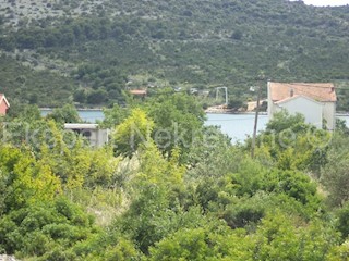 Marina, Vinišće, grad. terreno 1650 mq, 130 metri dal mare
