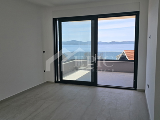 APPARTAMENTO CON VISTA SUL TRAMONTO. SECONDA FILA DAL MARE