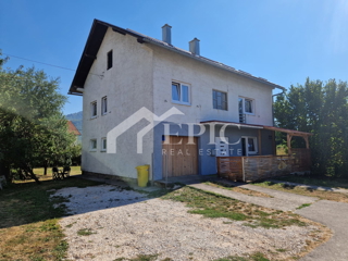 VILLA INDIPENDENTE A GRAČAC