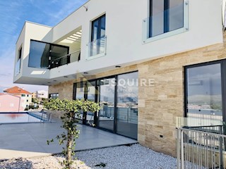 Casa Okrug Donji, Okrug, 361m2