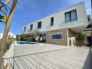 Casa Okrug Donji, Okrug, 326m2