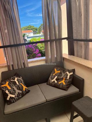 Casa con 4 apt e terreno edificabile, 60m dal mare, Vir