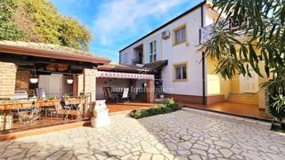 Casa con giardino in posizione tranquilla - Parenzo