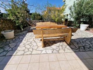 Klimno, appartamento al piano terra