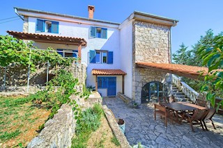 Casa ristrutturata con piscina e ampie terrazze! Vrbnik-dintorni! 