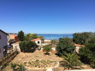 Casa con appartamenti in seconda fila al mare - Vir