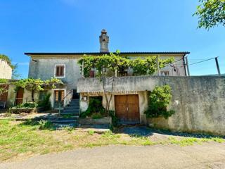 Casa indipendente in pietra in fase di ristrutturazione