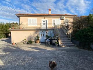 Casa indipendente con due appartamenti vicino al mare