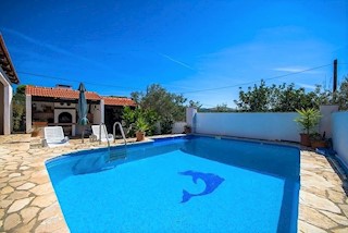 Apartment house with pool and beautiful view, island of Solta