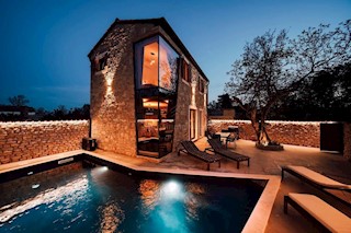 Beautiful stone house with pool, Privlaka