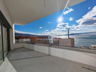 Apartment on the 1st floor of a new building, 50 meters from the sea