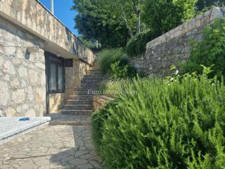 Bribir - casa autoctona con giardino e vista