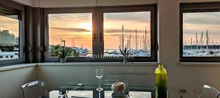 Cittanova, Istria - appartamento a 50 metri dal mare