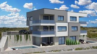 Vodice - appartamento a tre piani con piscina e giardino