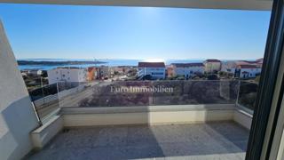 Novalja - nuovo edificio in ottima posizione