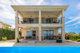 Casa mediterranea con vista mare