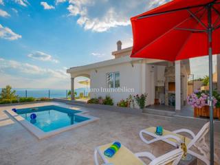 Beautiful villa with a pool and a panoramic view of the sea