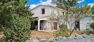 Detached house in a quiet location, island of Krk