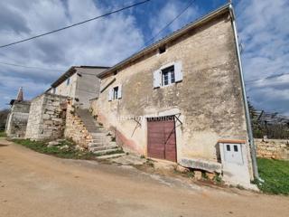 DINTORNI DI VIŠNJAN - casa autoctona istriana in pietra 