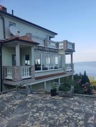 Labin - casa con vista mare e piscina