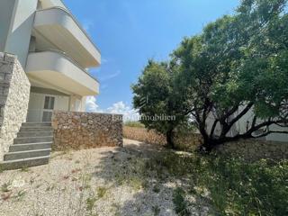 Novalja-appartamento al piano terra con terrazza e giardino