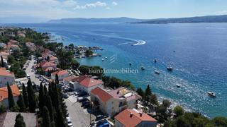 Crikvenica, appartamento con garage e ampio giardino, a soli 60 m dal mare